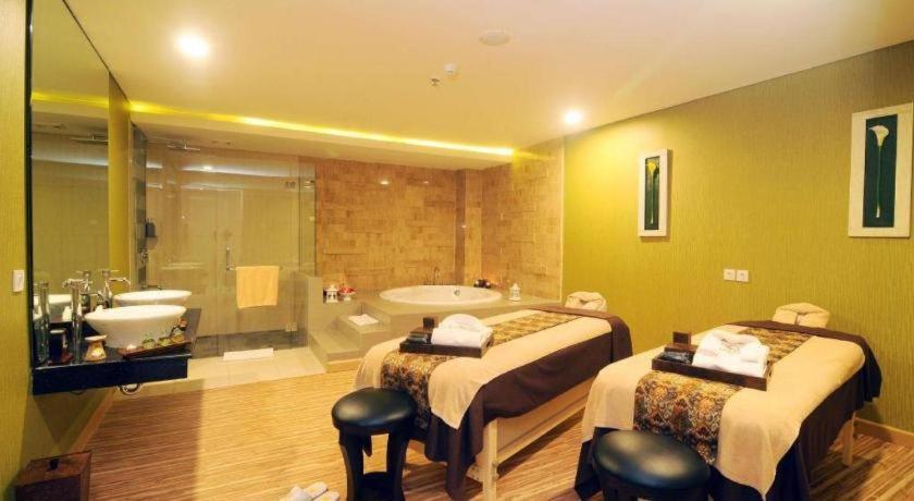 Golden Tulip Galaxy Hotel Banjarmasin Banjarmasin  Dış mekan fotoğraf