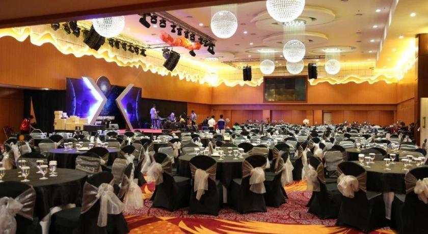 Golden Tulip Galaxy Hotel Banjarmasin Banjarmasin  Dış mekan fotoğraf